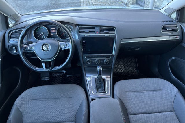 2018 VOLKSWAGEN GOLF - 17