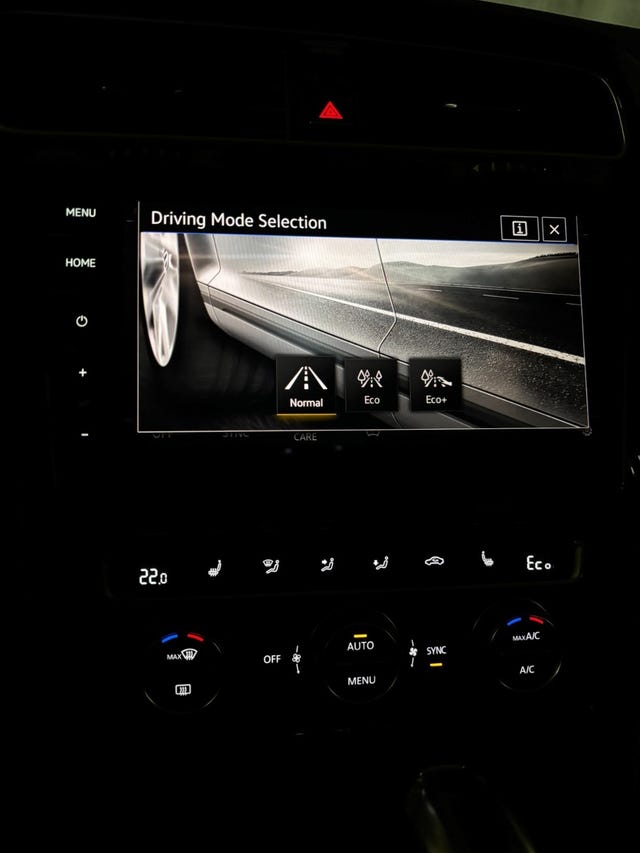2018 VOLKSWAGEN GOLF - 32