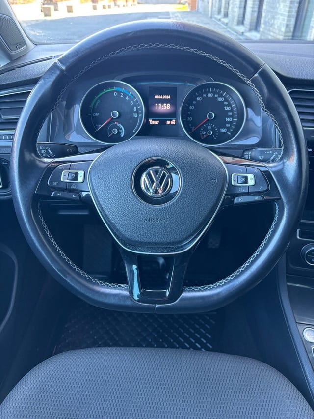2018 VOLKSWAGEN GOLF - 19