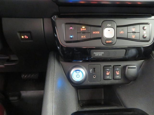 2018 NISSAN LEAF - 27