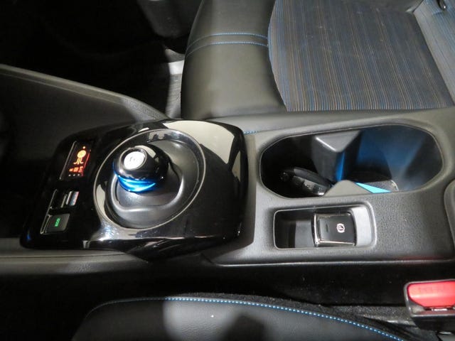 2018 NISSAN LEAF - 28