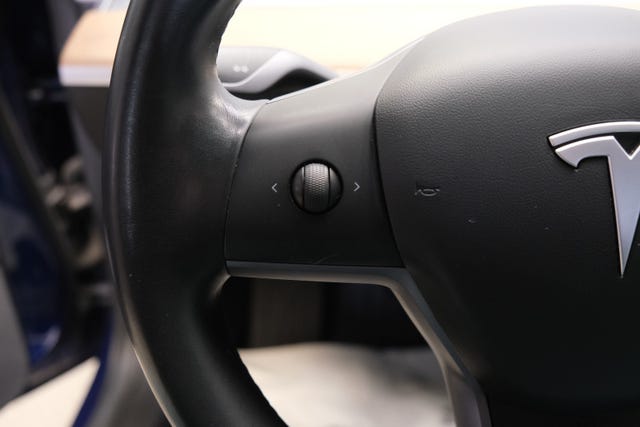 2019 TESLA MODEL 3 - 31