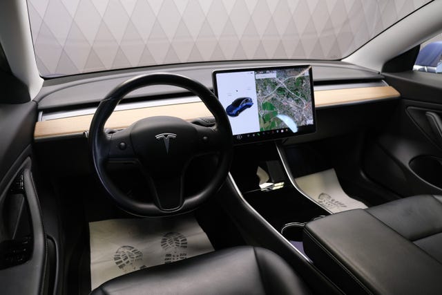 2019 TESLA MODEL 3 - 27