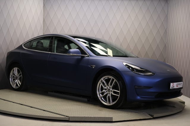 5YJ3E7EA8KF343801 2019 TESLA MODEL 3-2