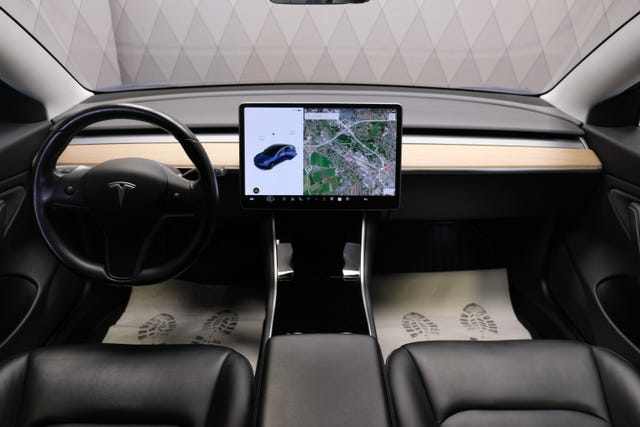 2019 TESLA MODEL 3 - 28