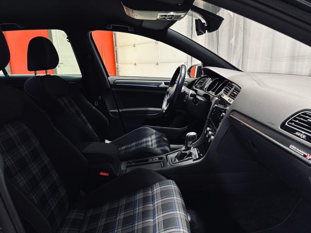 2019 VOLKSWAGEN GOLF - 10