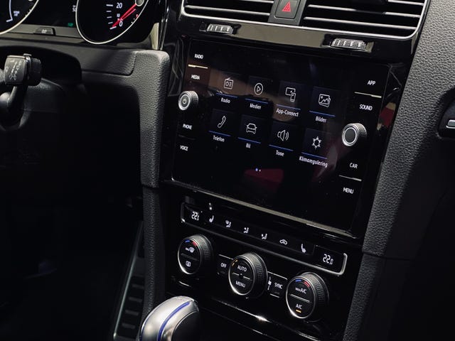 2019 VOLKSWAGEN GOLF - 13