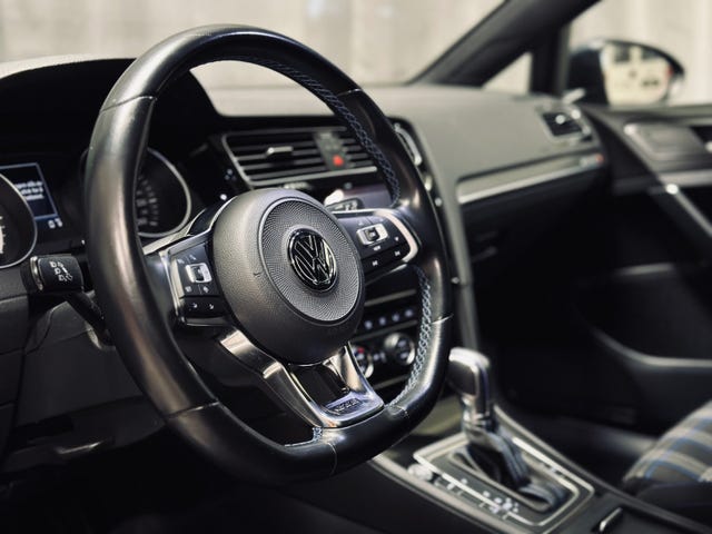 2019 VOLKSWAGEN GOLF - 18