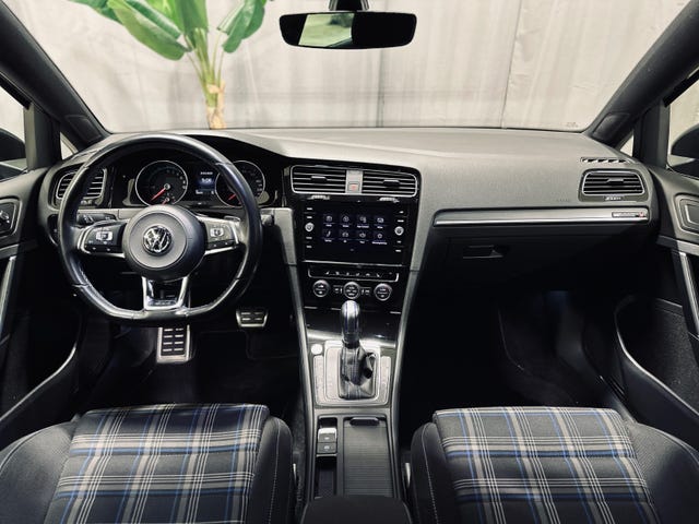 2019 VOLKSWAGEN GOLF - 9