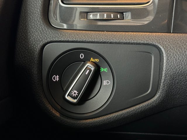 2018 VOLKSWAGEN GOLF - 23
