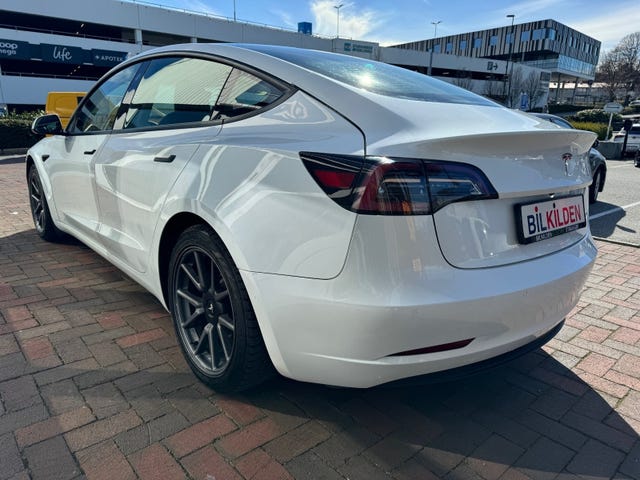 5YJ3E7EB7MF840205 2021 TESLA MODEL 3-2