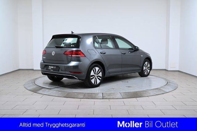 WVWZZZAUZJ8908025 2018 VOLKSWAGEN GOLF-2