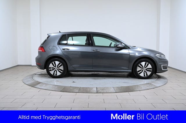 WVWZZZAUZJ8908025 2018 VOLKSWAGEN GOLF-1