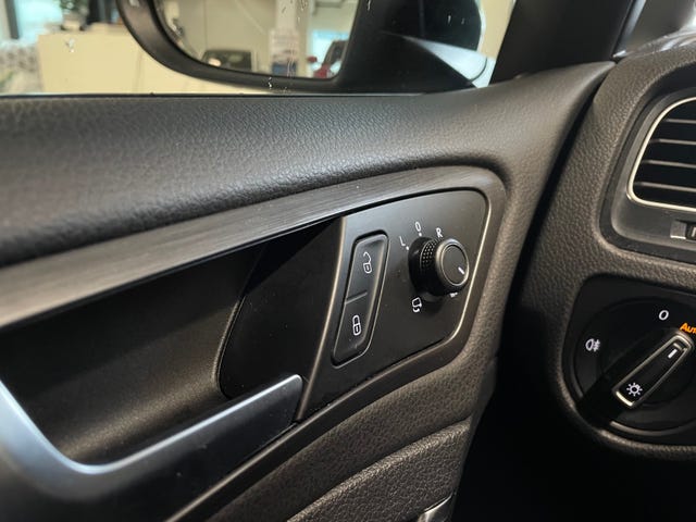 2019 VOLKSWAGEN GOLF - 19