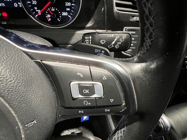 2015 VOLKSWAGEN GOLF - 29