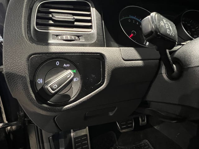2015 VOLKSWAGEN GOLF - 16