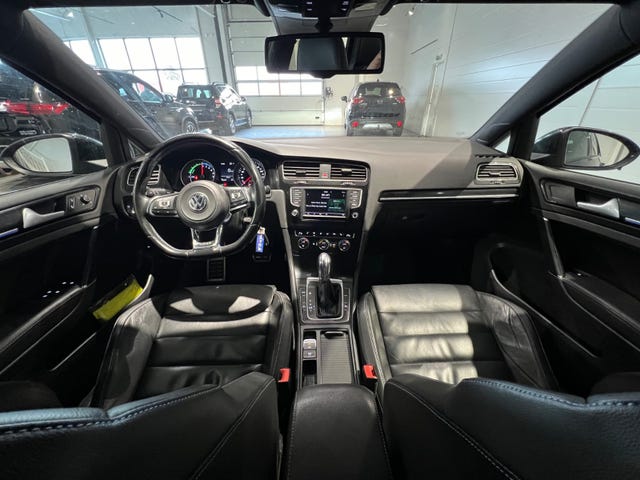 2015 VOLKSWAGEN GOLF - 23