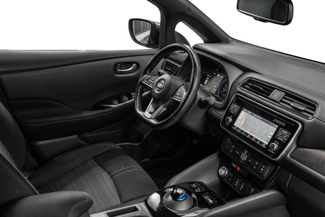 2018 NISSAN LEAF - 9