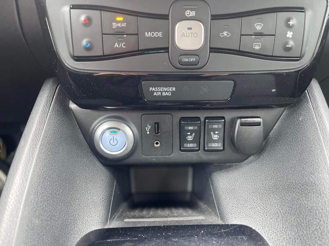 2018 NISSAN LEAF - 24