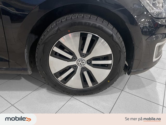 2018 VOLKSWAGEN GOLF - 24