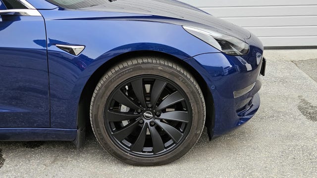 5YJ3E7EB0KF225217 2019 TESLA MODEL 3-5