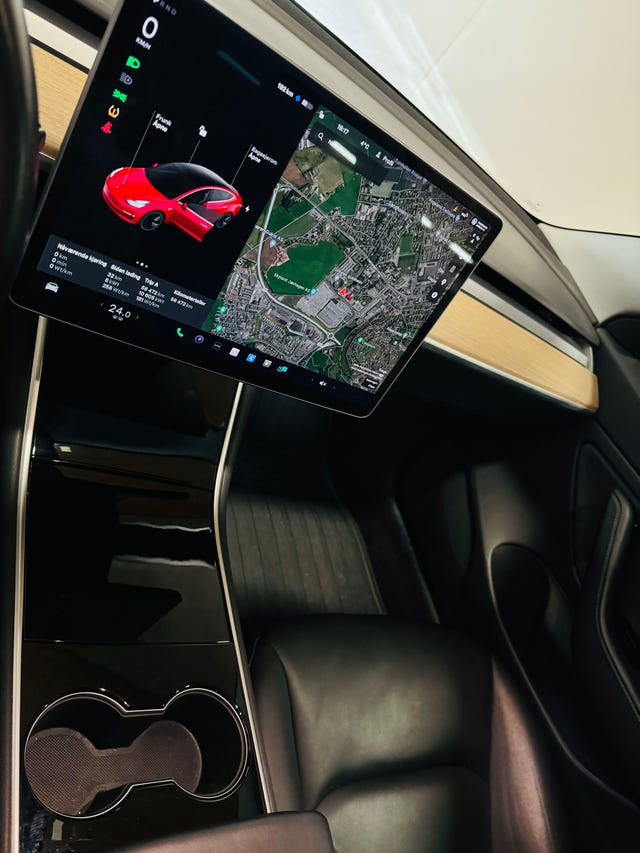 2019 TESLA MODEL 3 - 24
