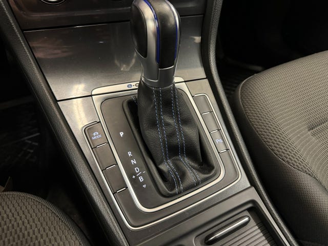 2018 VOLKSWAGEN GOLF - 11