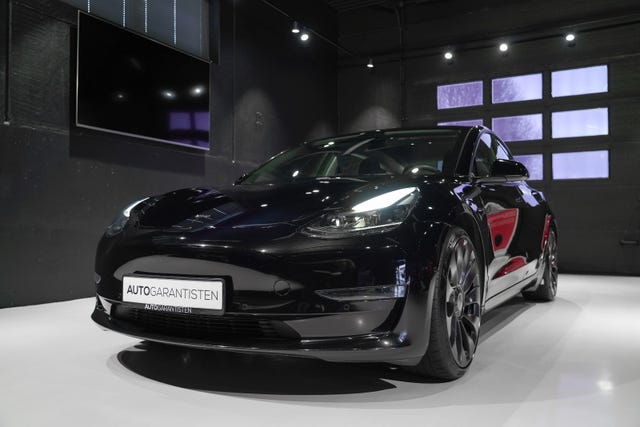 2021 TESLA MODEL 3 - 17