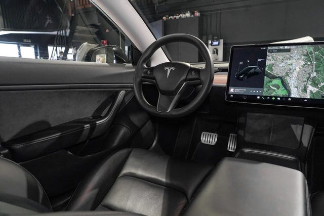 2021 TESLA MODEL 3 - 33