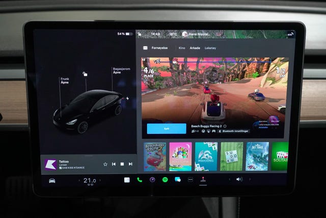2021 TESLA MODEL 3 - 43