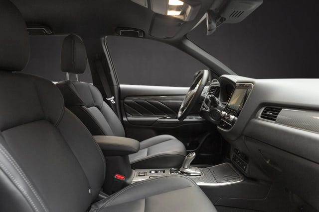 2020 MITSUBISHI OUTLANDER - 25
