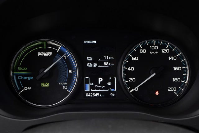 2020 MITSUBISHI OUTLANDER - 19