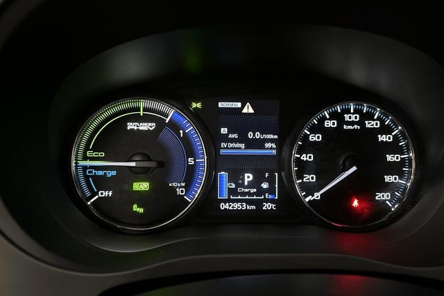 2020 MITSUBISHI OUTLANDER - 12