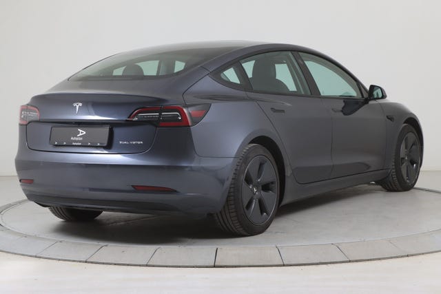 5YJ3E7EB1MF818832 2021 TESLA MODEL 3-4