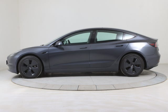5YJ3E7EB1MF818832 2021 TESLA MODEL 3-2