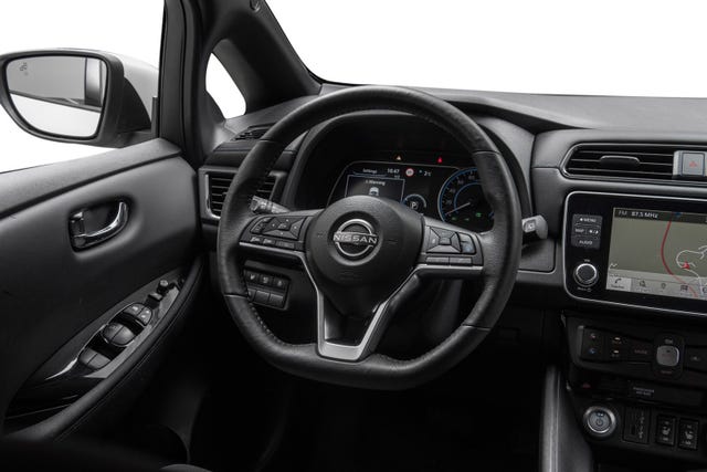 2022 NISSAN LEAF - 14