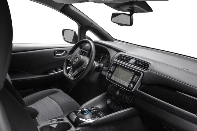 2022 NISSAN LEAF - 25