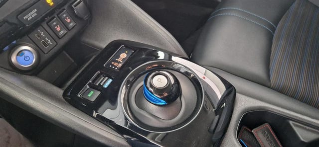 2021 NISSAN LEAF - 11