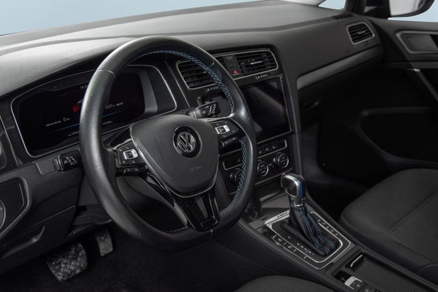 2018 VOLKSWAGEN GOLF - 20