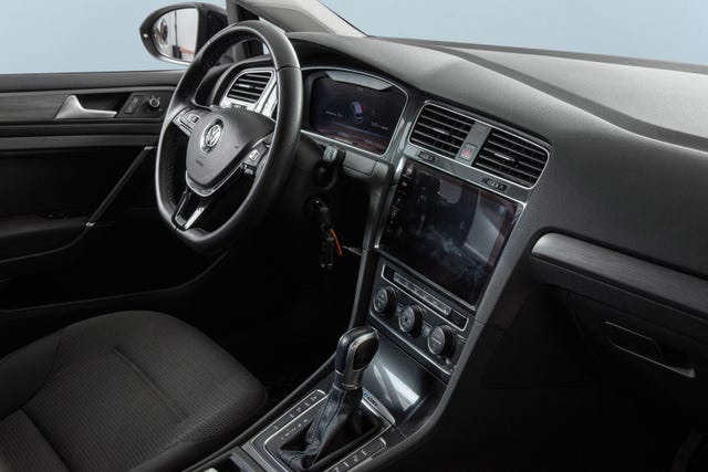 2018 VOLKSWAGEN GOLF - 23