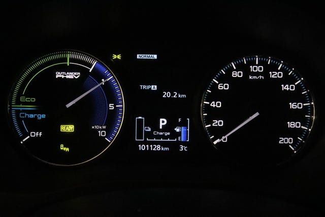 2020 MITSUBISHI OUTLANDER - 25