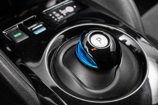 2021 NISSAN LEAF - 16
