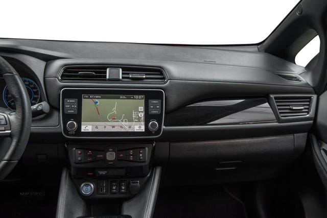 2022 NISSAN LEAF - 19