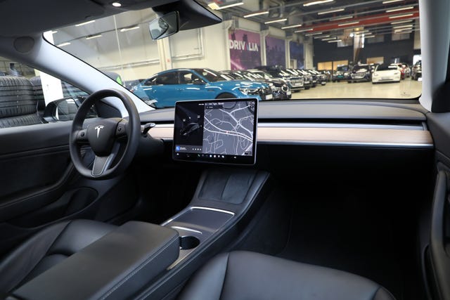 2021 TESLA MODEL 3 - 12
