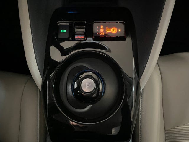 2018 NISSAN LEAF - 29