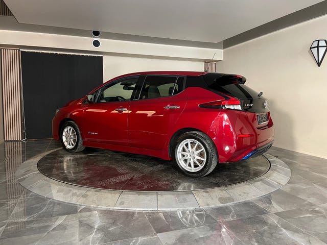 SJNFAAZE1U0042356 2018 NISSAN LEAF-2