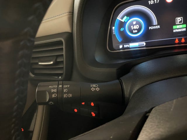 2018 NISSAN LEAF - 18