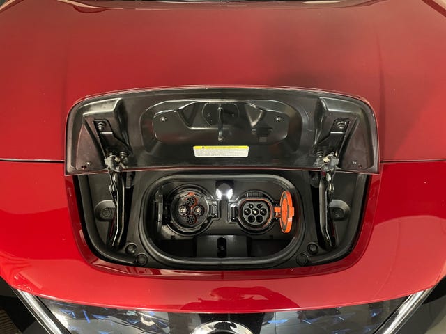 2018 NISSAN LEAF - 42