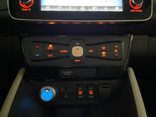 2018 NISSAN LEAF - 28
