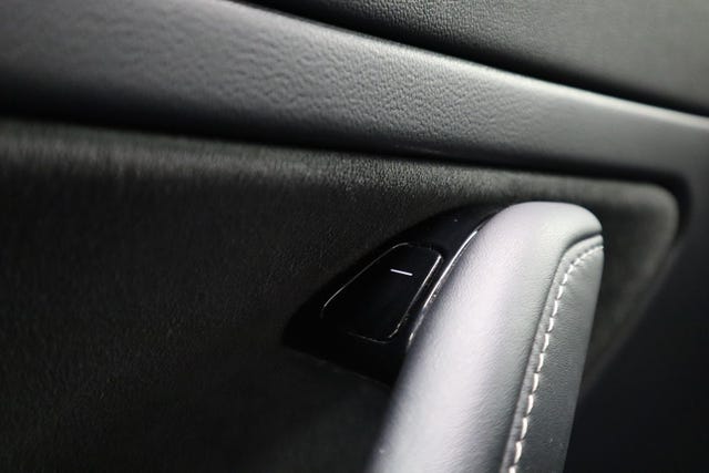 2019 TESLA MODEL 3 - 31